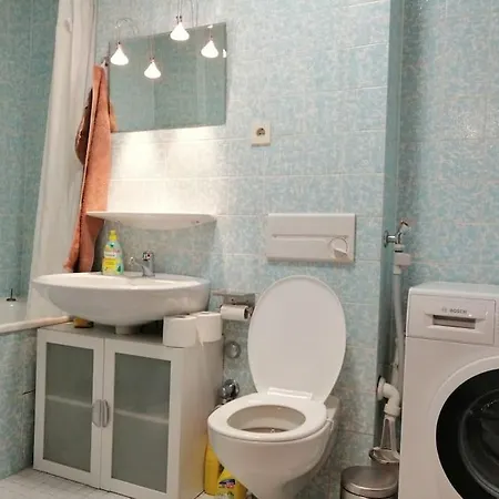 Schoene,ruhige Mit Blick In Park Apartment