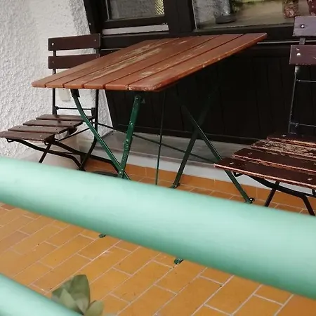 Schoene,ruhige Mit Blick In Park Apartment